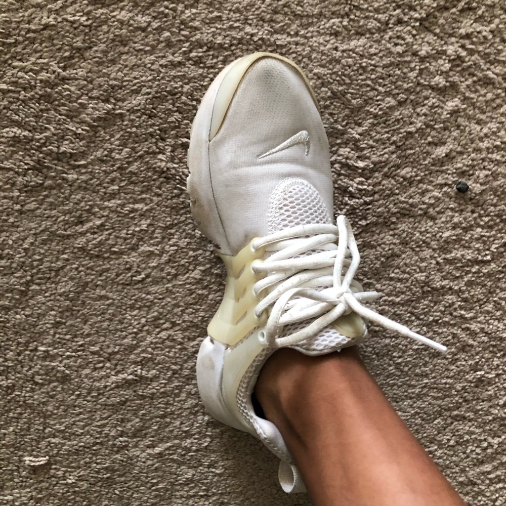 White Nike Prestos